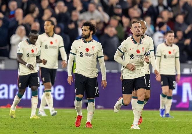 【田径经典】重温田径赛场名场面 选手摔跤笑翻全场