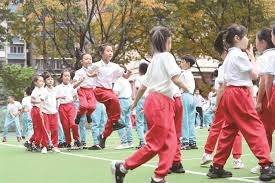 芝加哥小熊队宣布拒绝贝林杰的选择权，这位前 MVP 重返自由市场引发多队哄抢